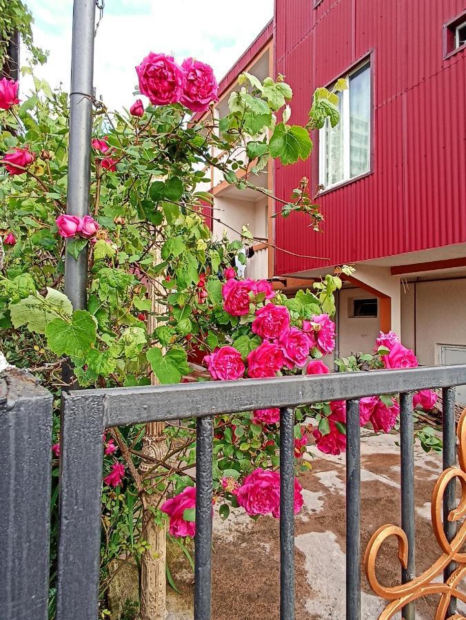 Mini Hotel On Guramishvili 22 Kobuleti Kültér fotó